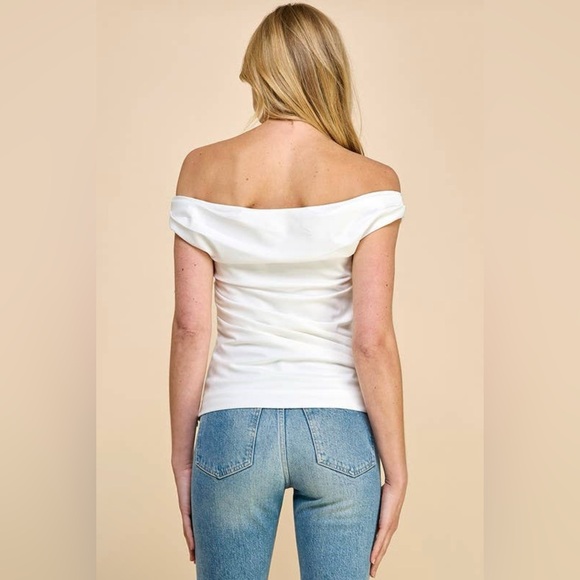 NWT BOUTIQUE TALIA OFF THE SHOULDER TOP - Picture 5 of 6